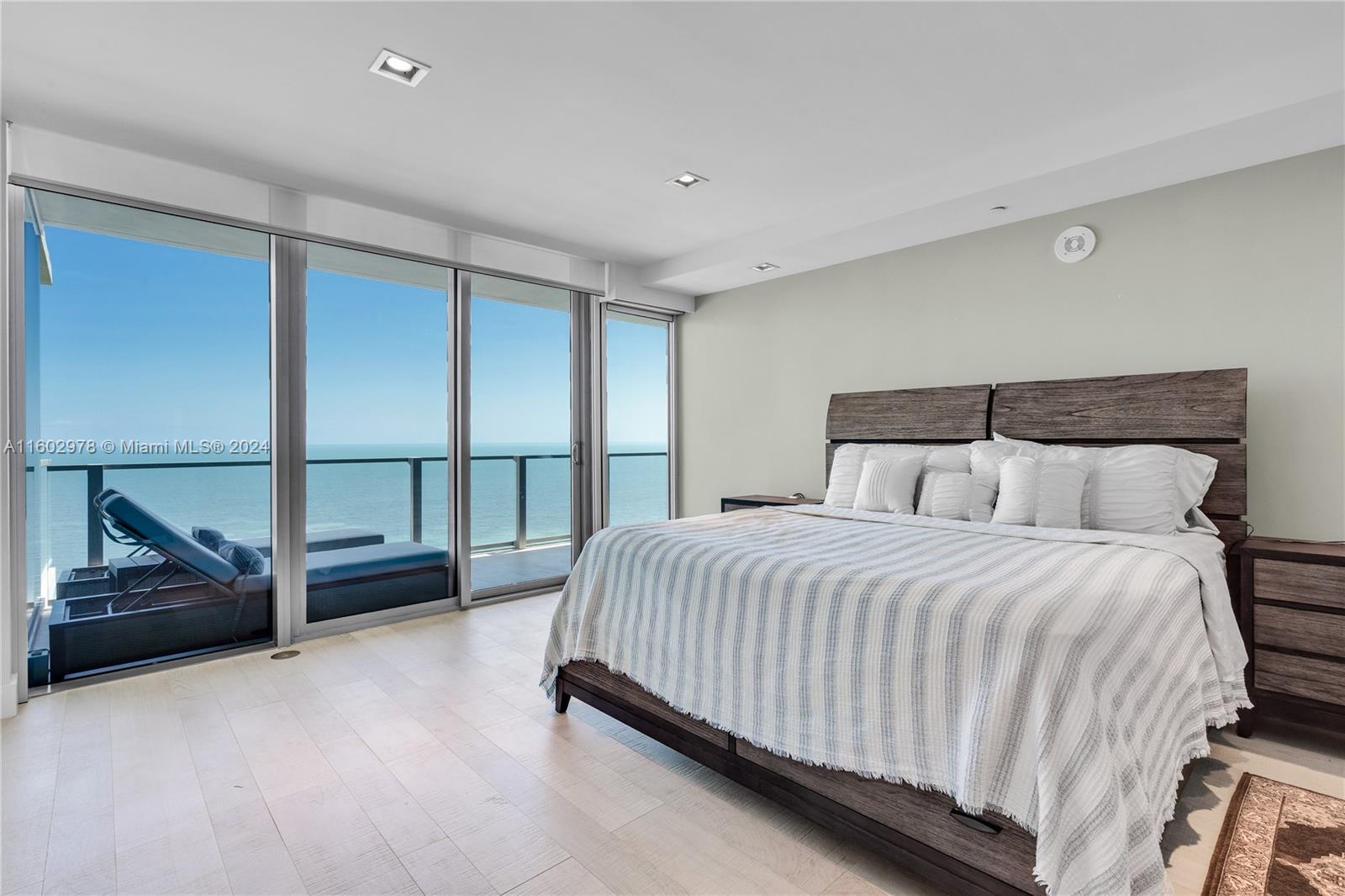 350 Ocean Dr # 1206N