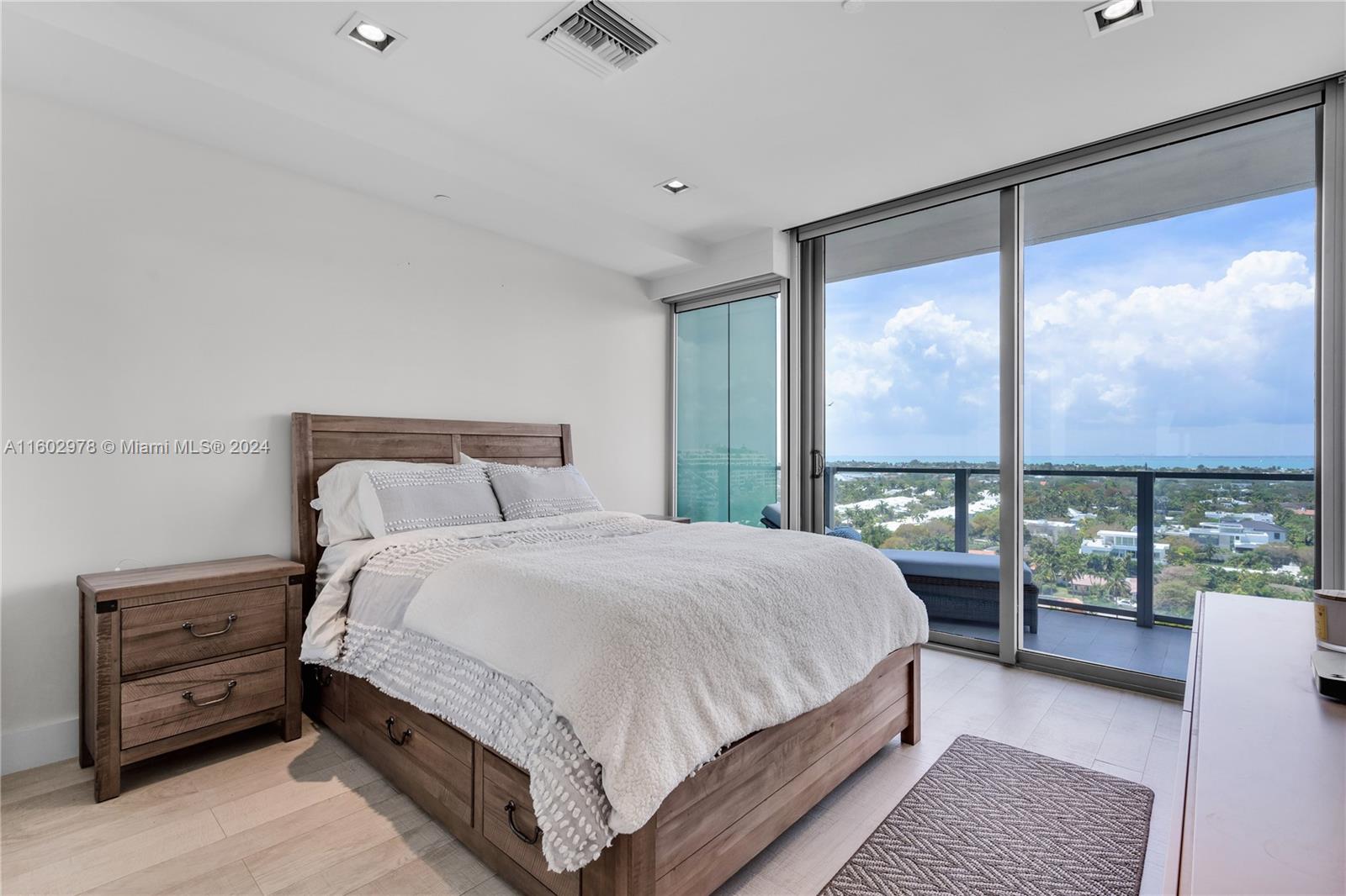 350 Ocean Dr # 1206N