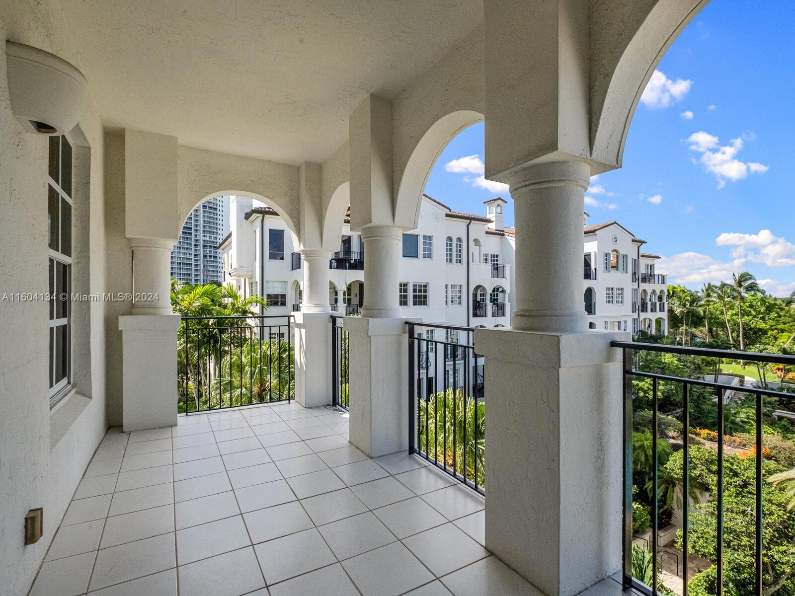 3900 Island Blvd # B401