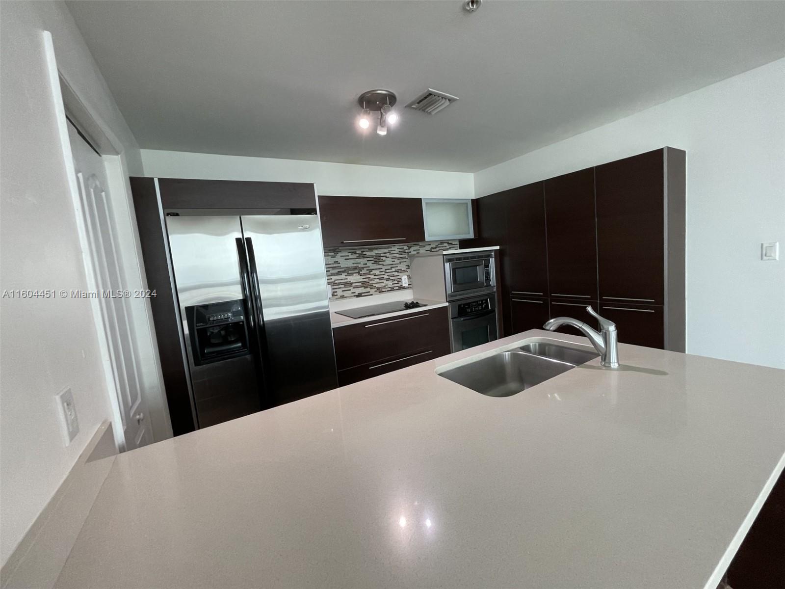 1900 N Bayshore Dr # 2112