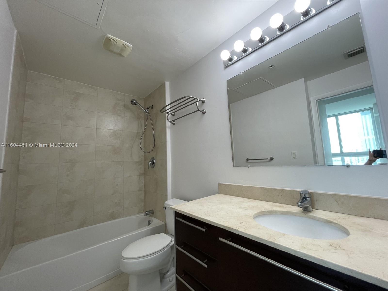 1900 N Bayshore Dr # 2112