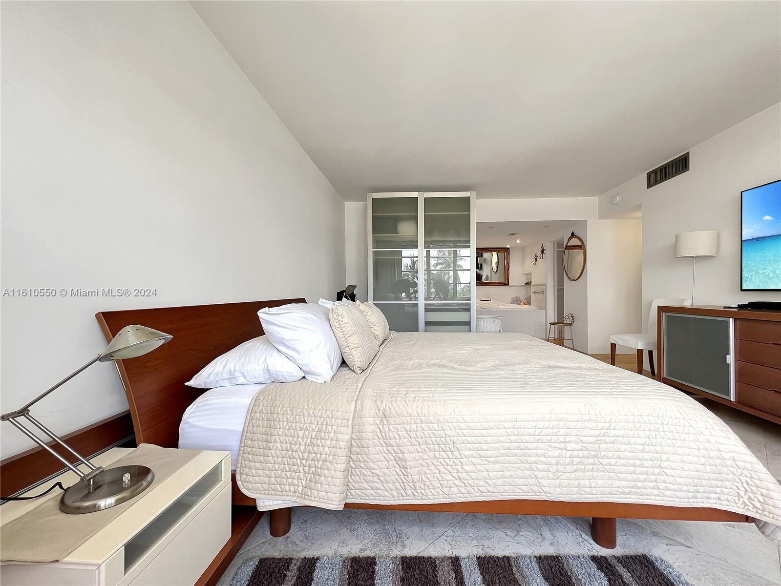 5161 Collins Ave # 414