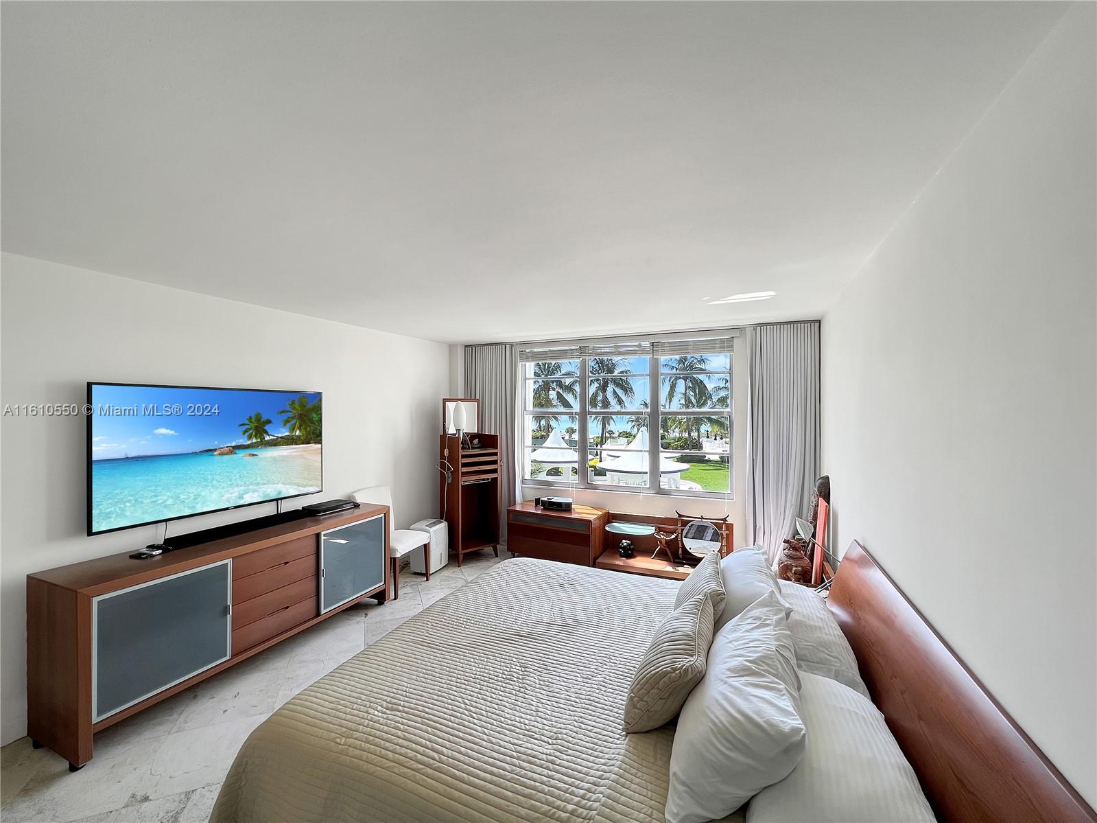 5161 Collins Ave # 414
