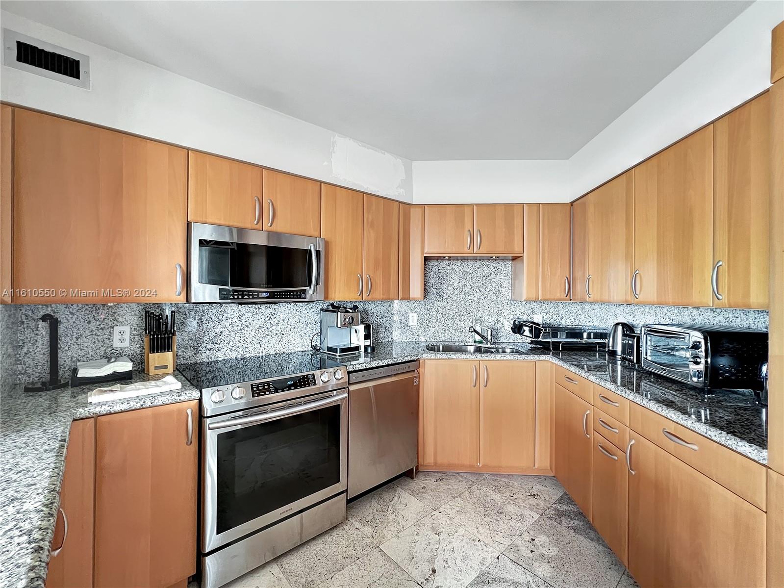 5161 Collins Ave # 414