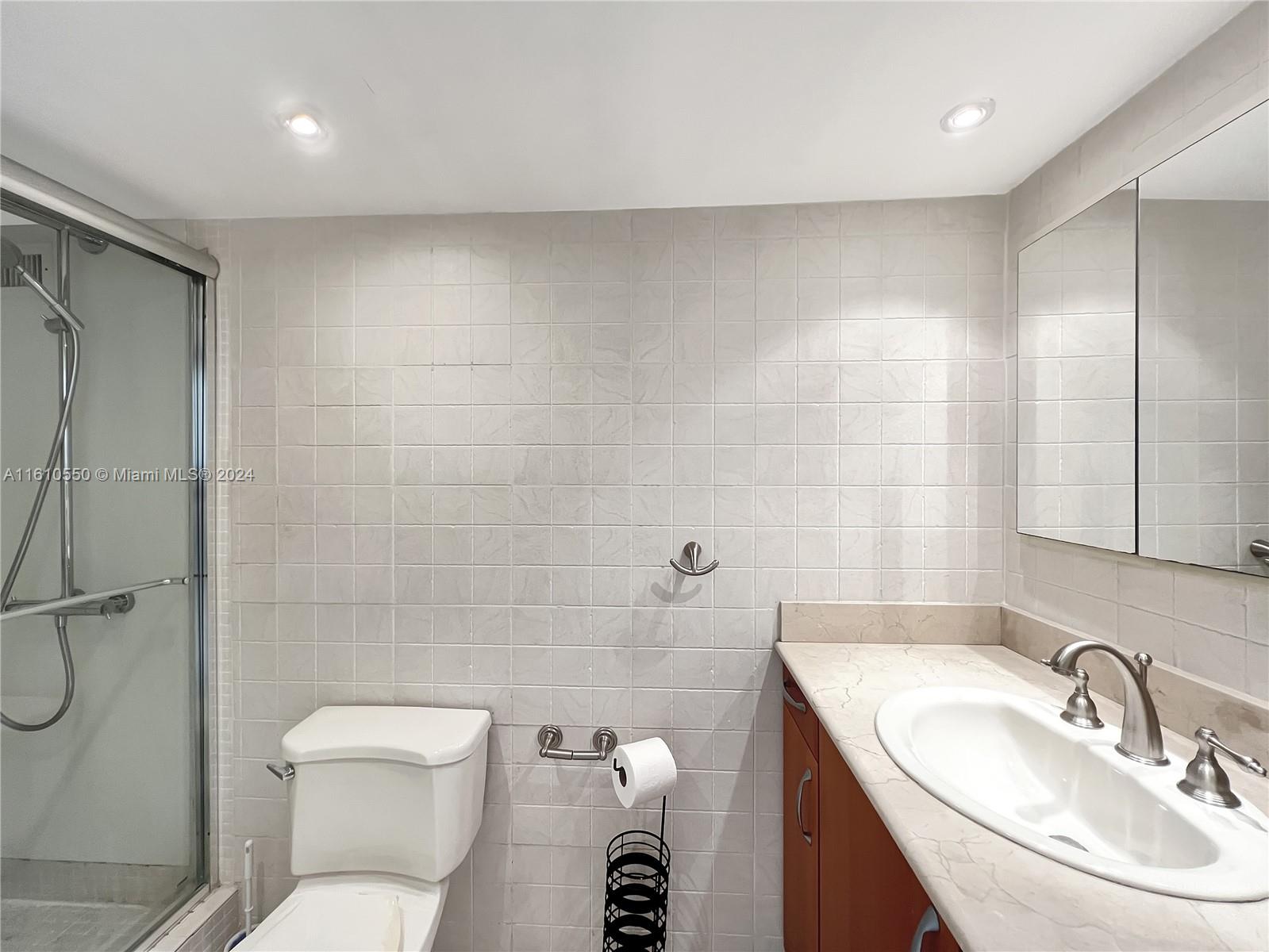 5161 Collins Ave # 414