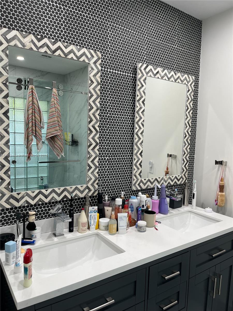 17943 SW 77th Ct