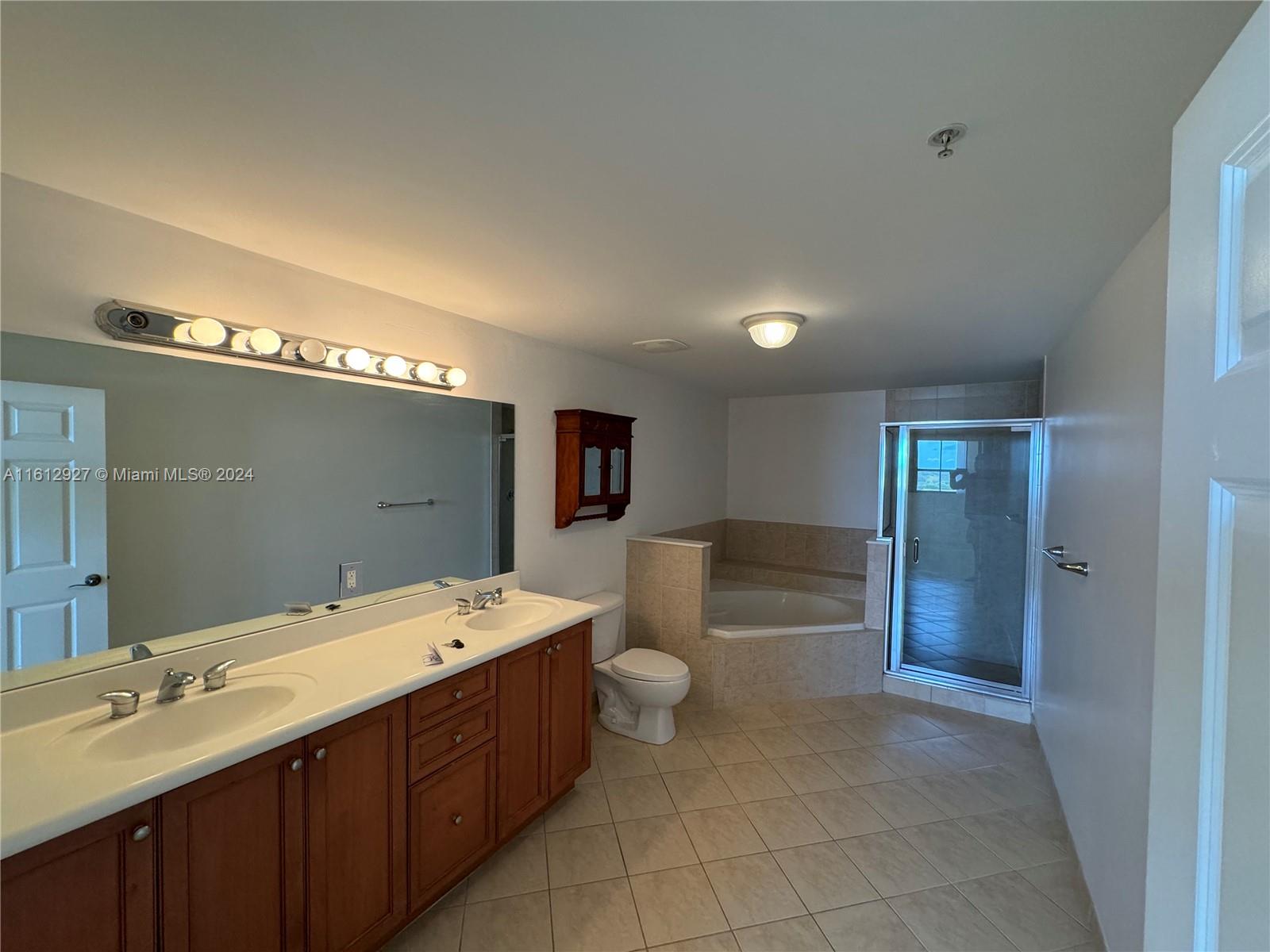 8390 SW 72nd Ave # 804