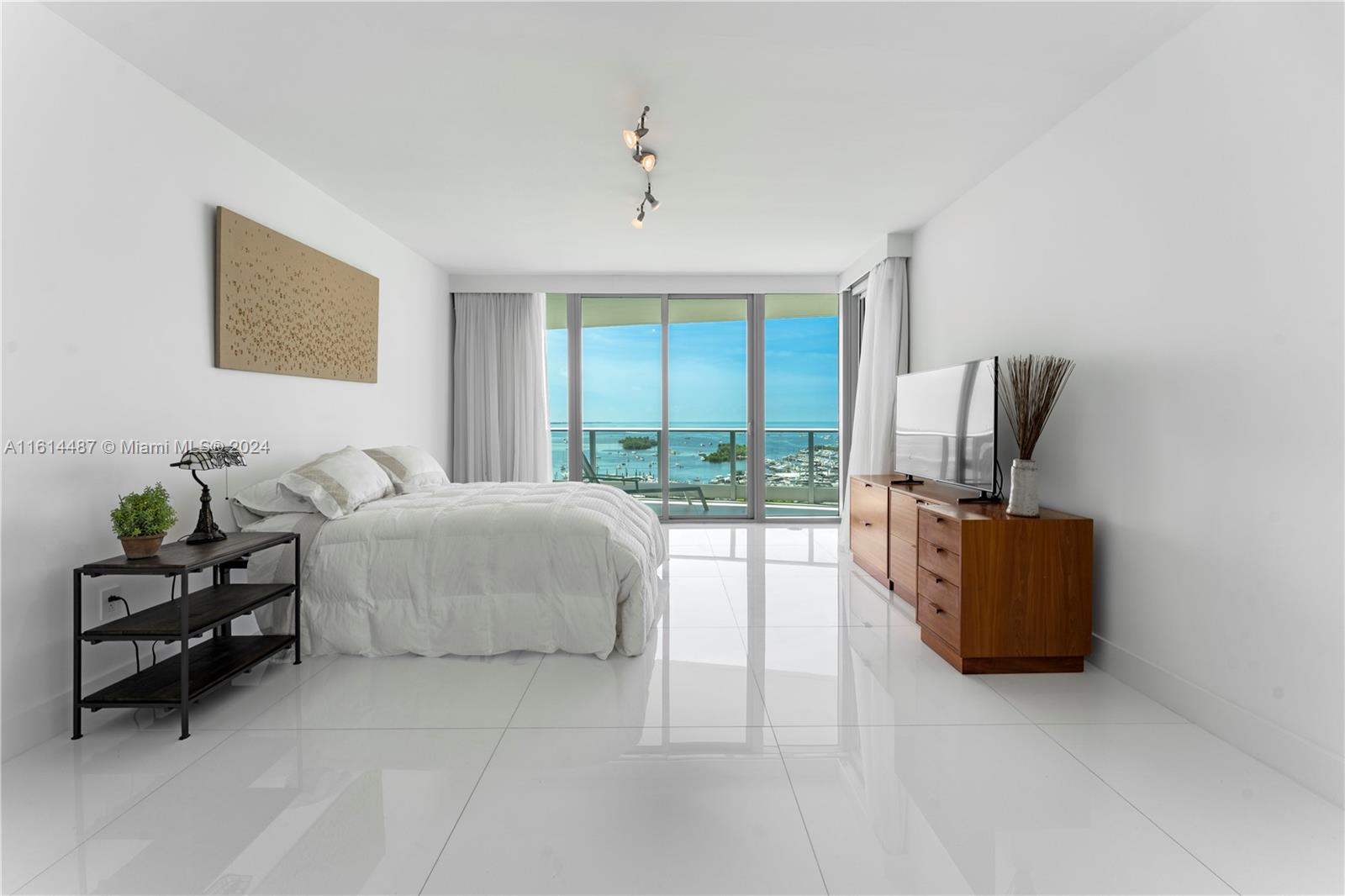 2627 S Bayshore Dr # 1704