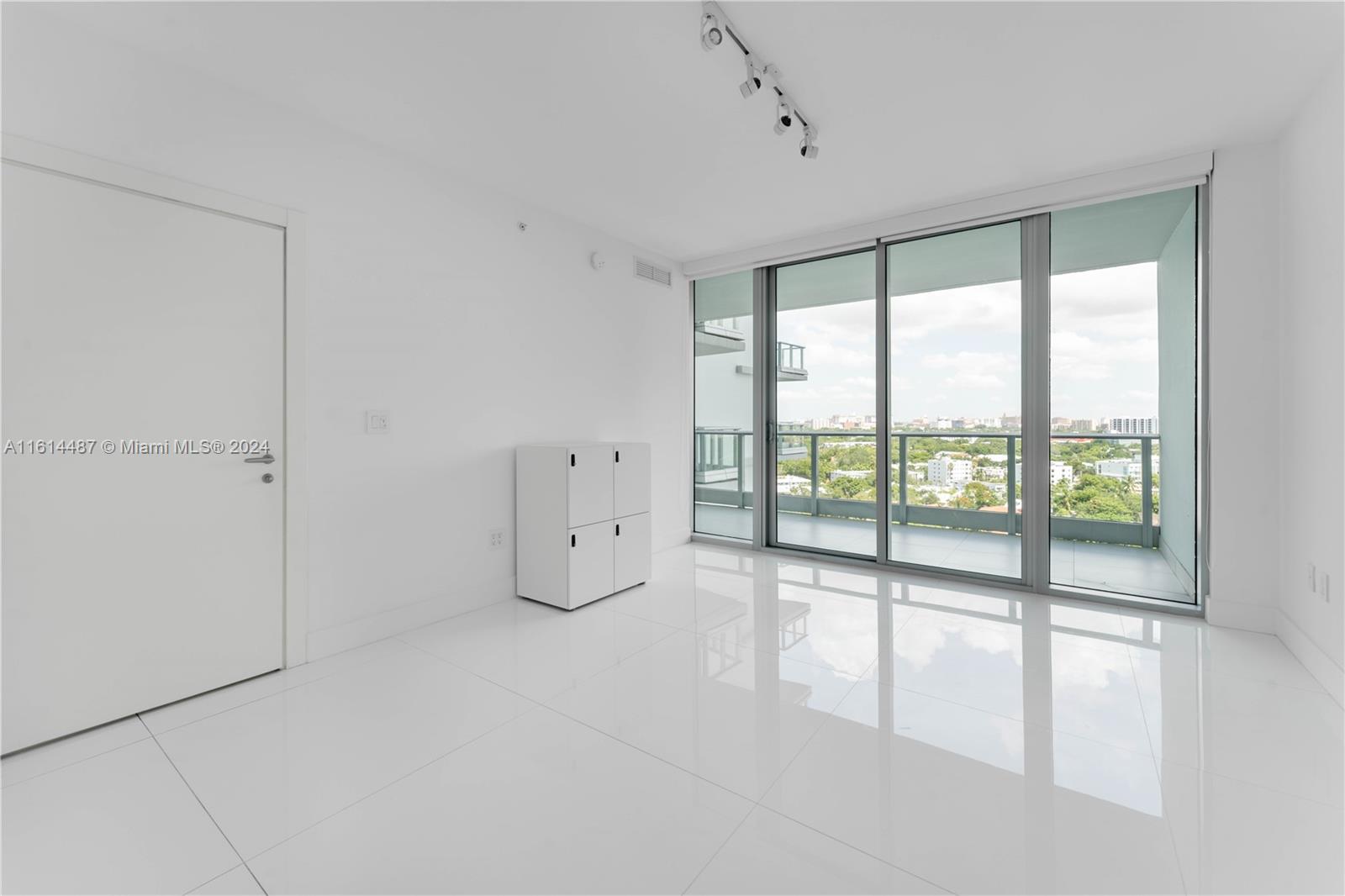 2627 S Bayshore Dr # 1704