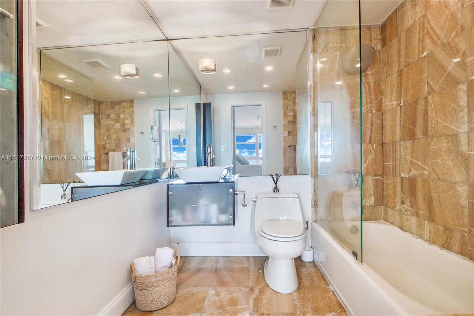2451 Brickell Ave # 16B