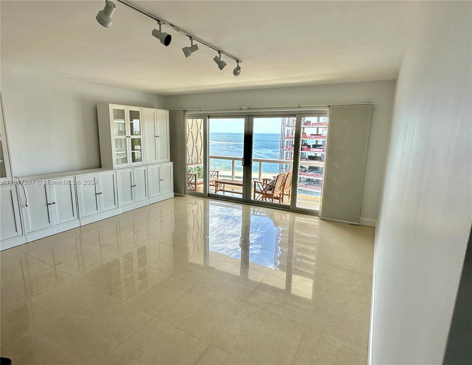 2451 Brickell Ave # 16B