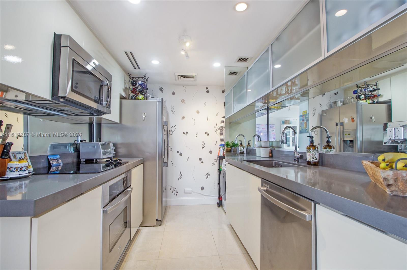 2451 Brickell Ave # 16B