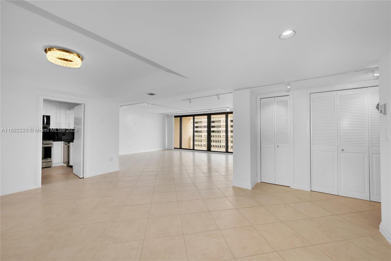 2 Grove Isle Dr # B907