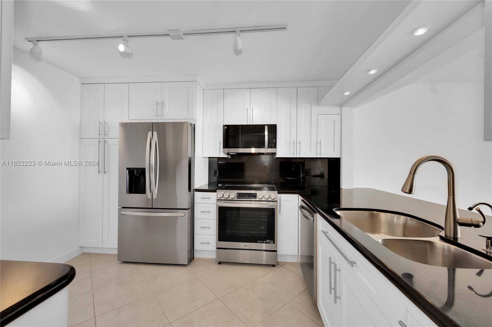2 Grove Isle Dr # B907