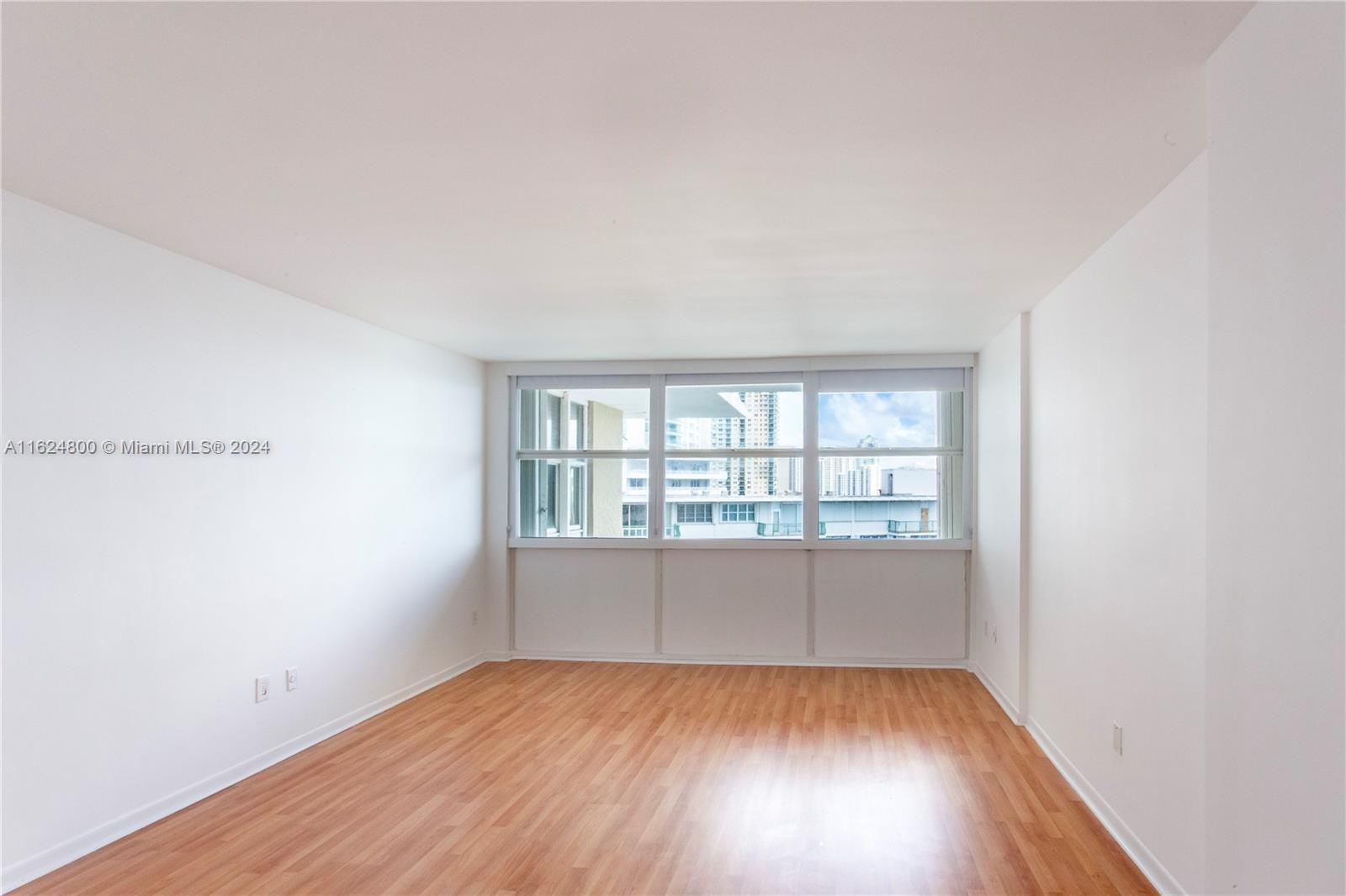 1420 Brickell Bay Dr # 1604B