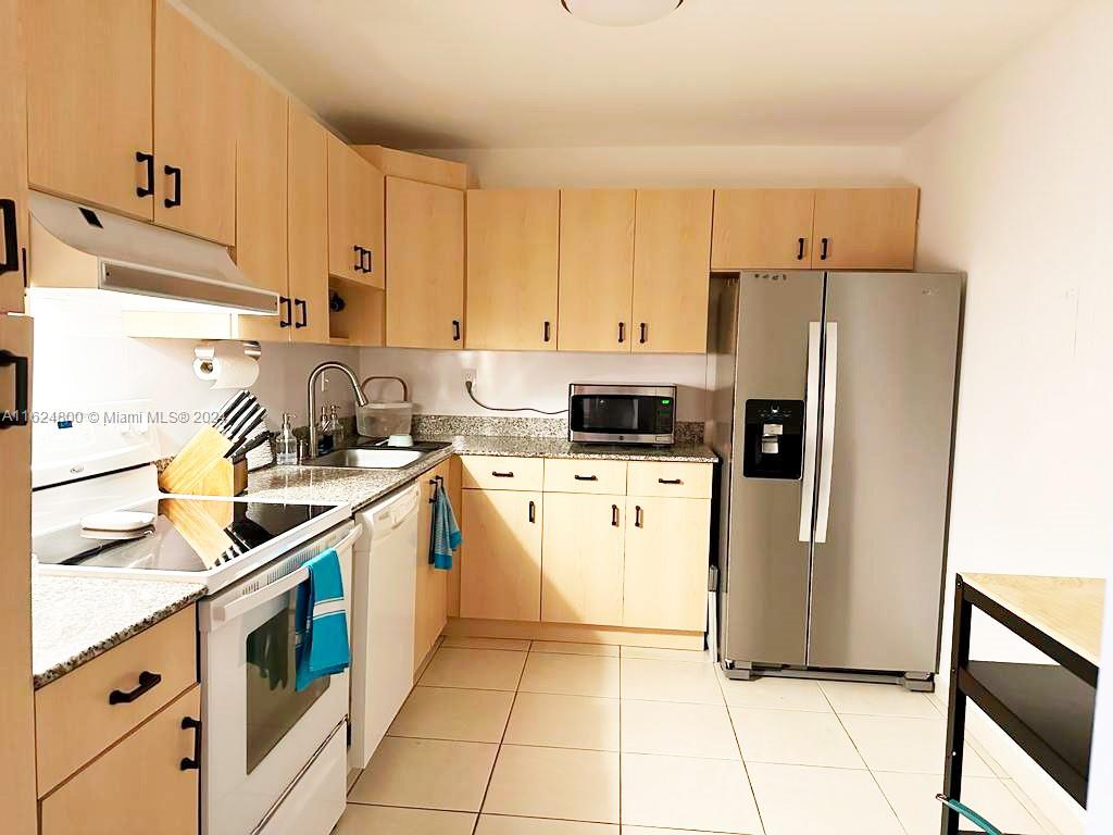 1420 Brickell Bay Dr # 1604B