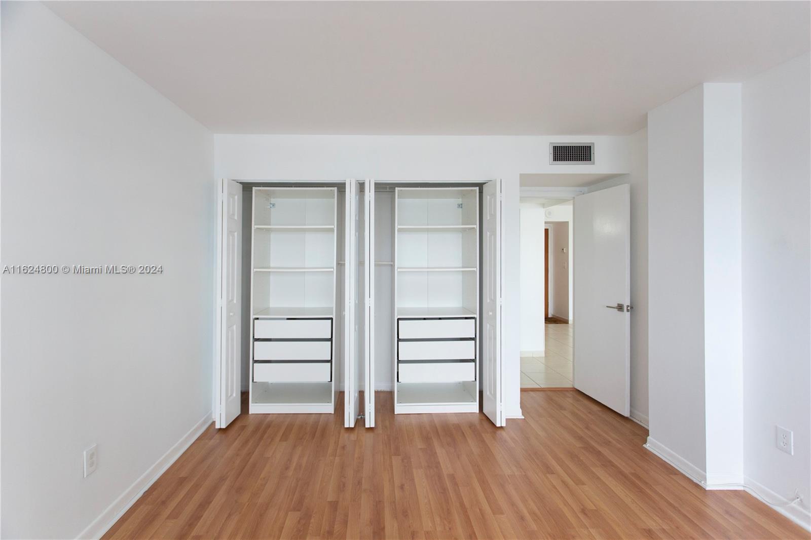1420 Brickell Bay Dr # 1604B