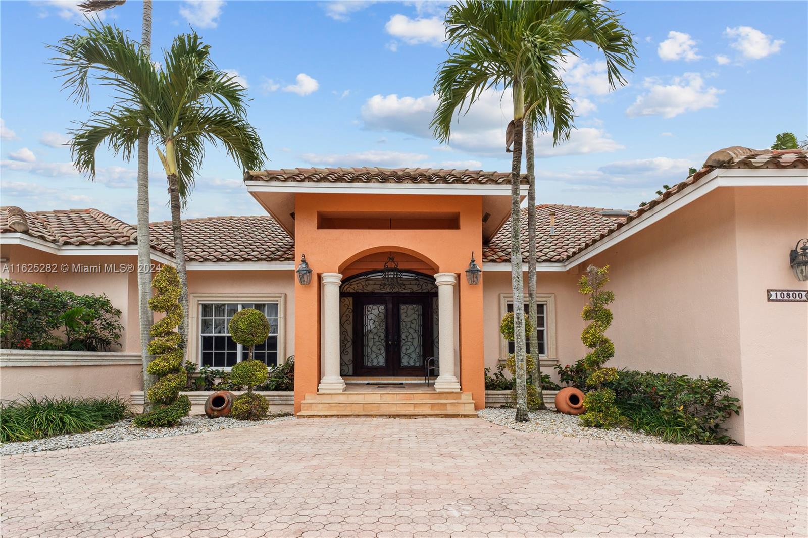 10800 SW 135th Ter