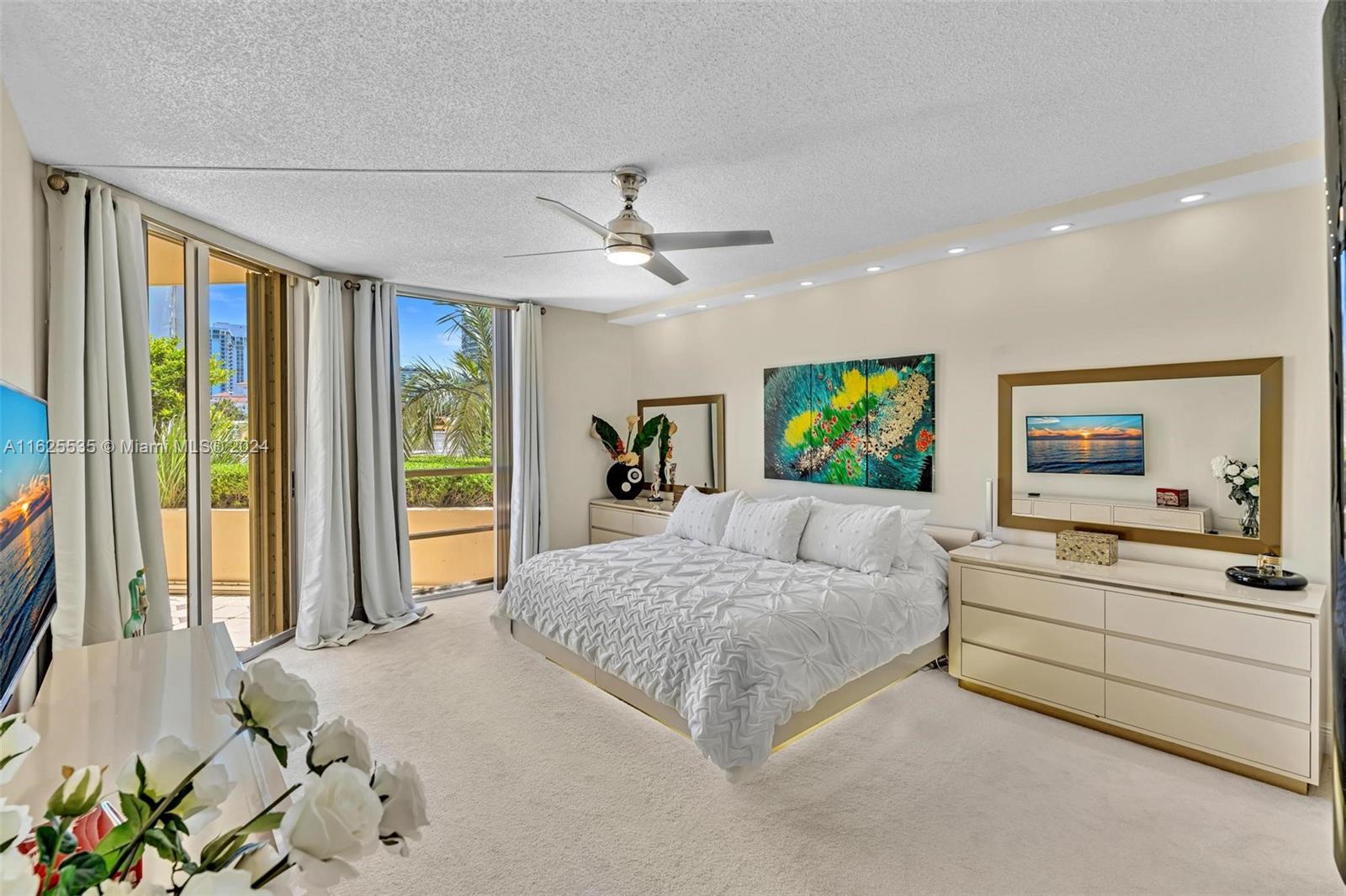 20191 E Country Club Dr # 407