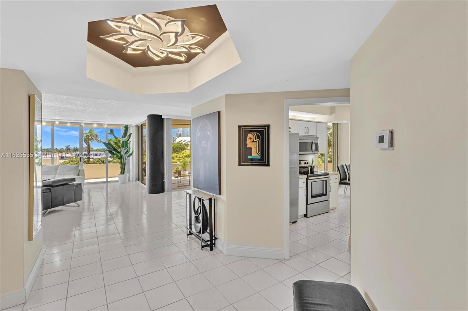 20191 E Country Club Dr # 407