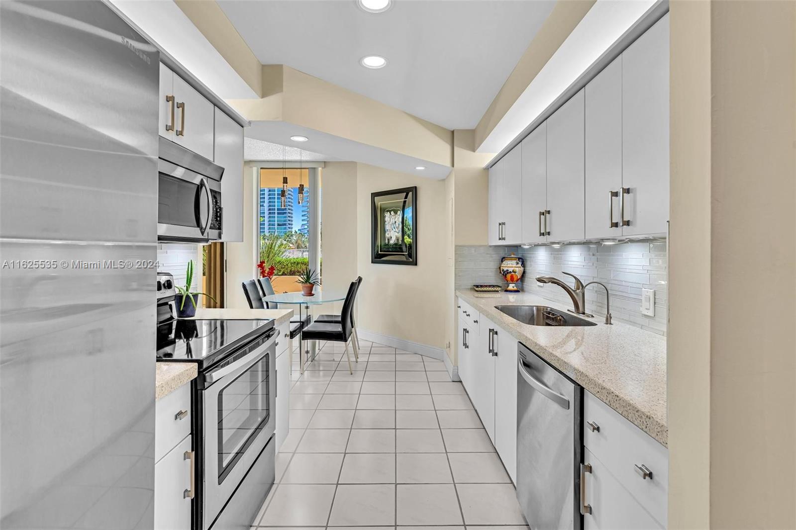 20191 E Country Club Dr # 407