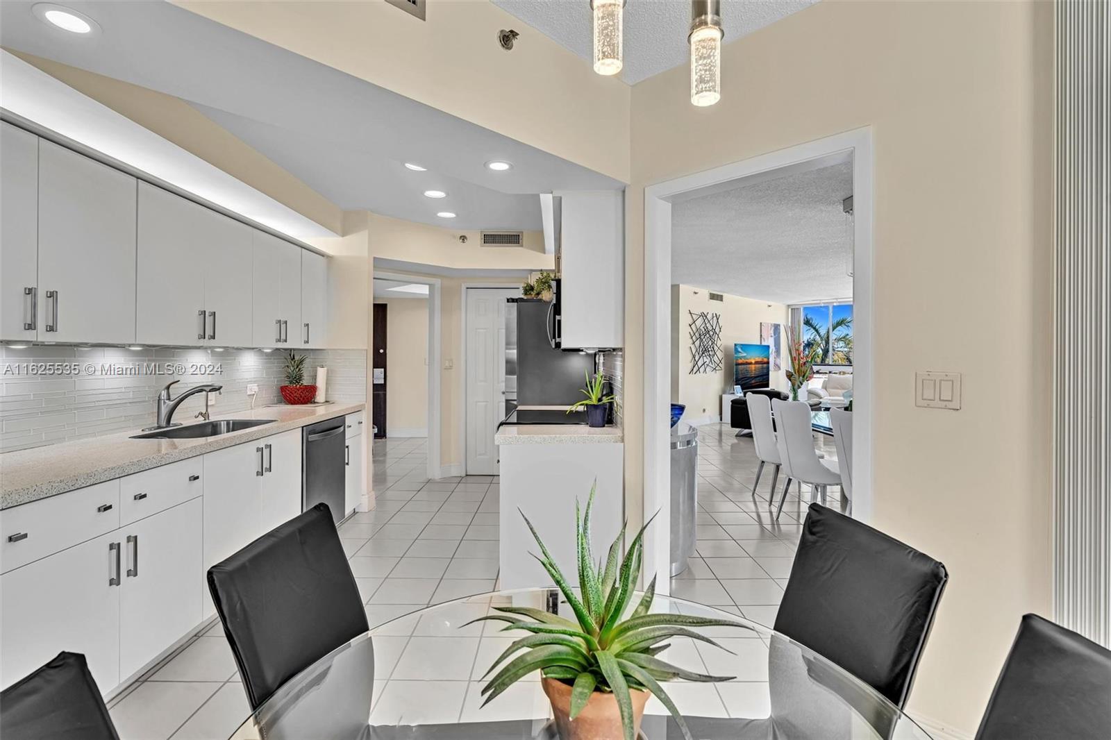 20191 E Country Club Dr # 407