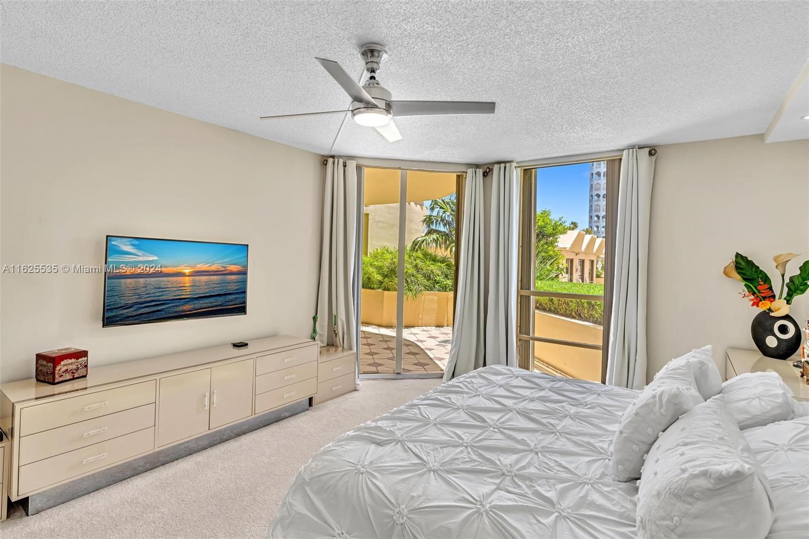 20191 E Country Club Dr # 407