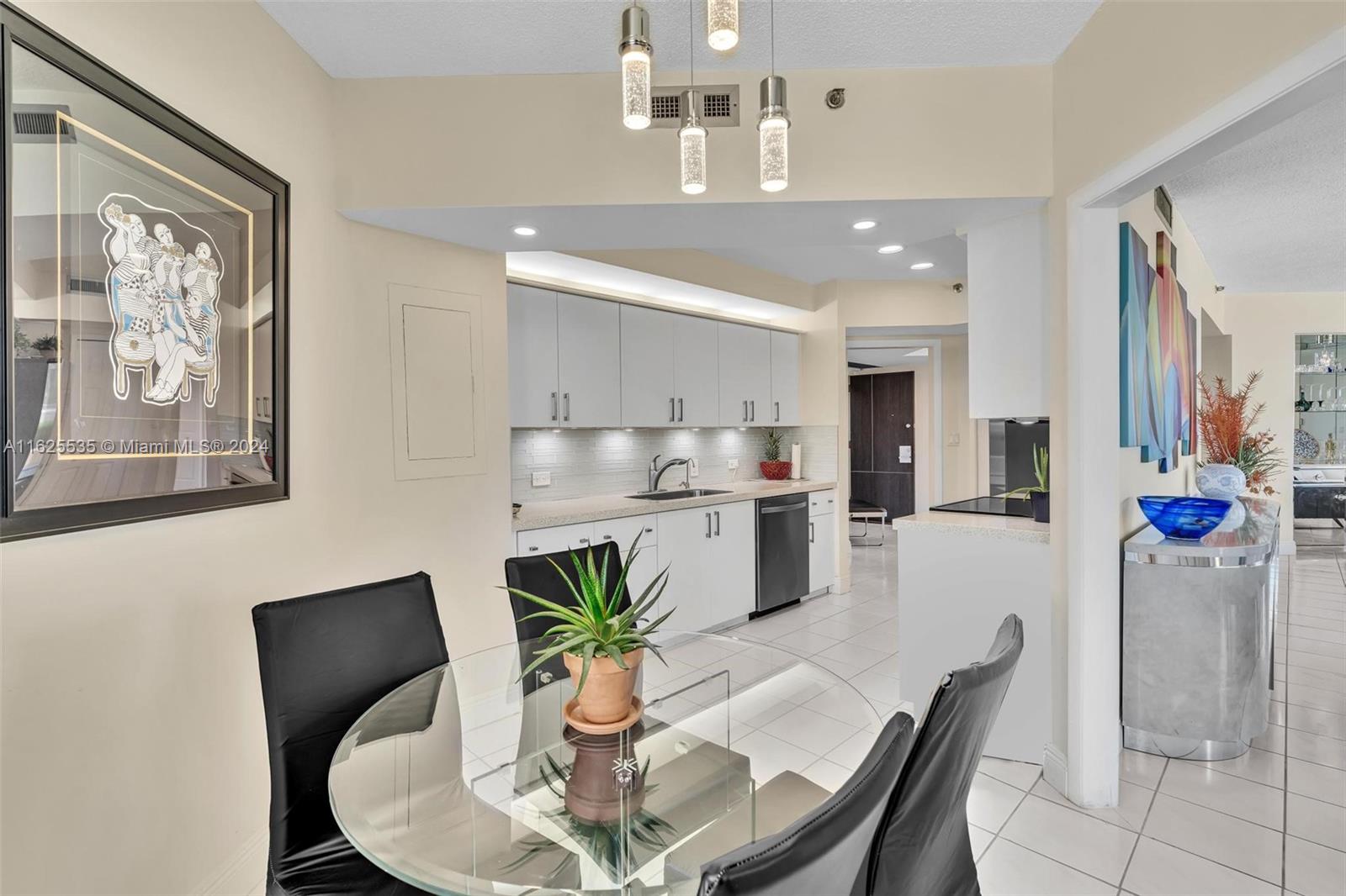 20191 E Country Club Dr # 407