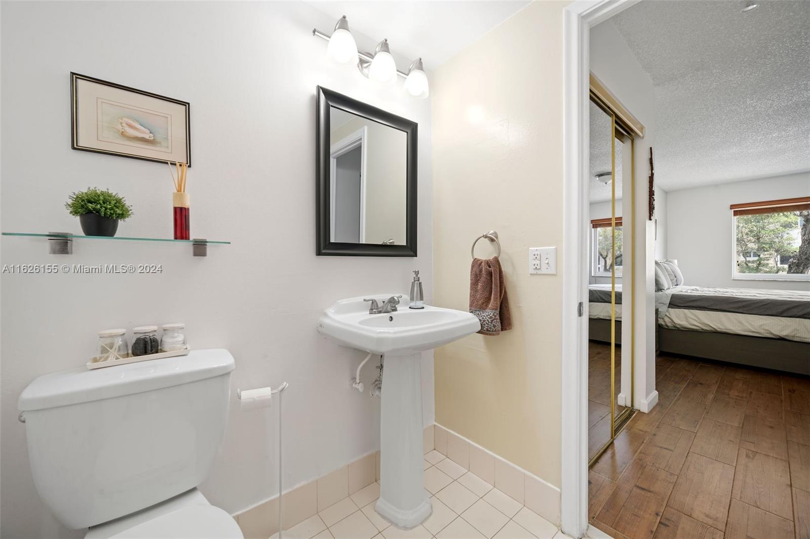 7720 Camino Real # 205 Unit: E-205