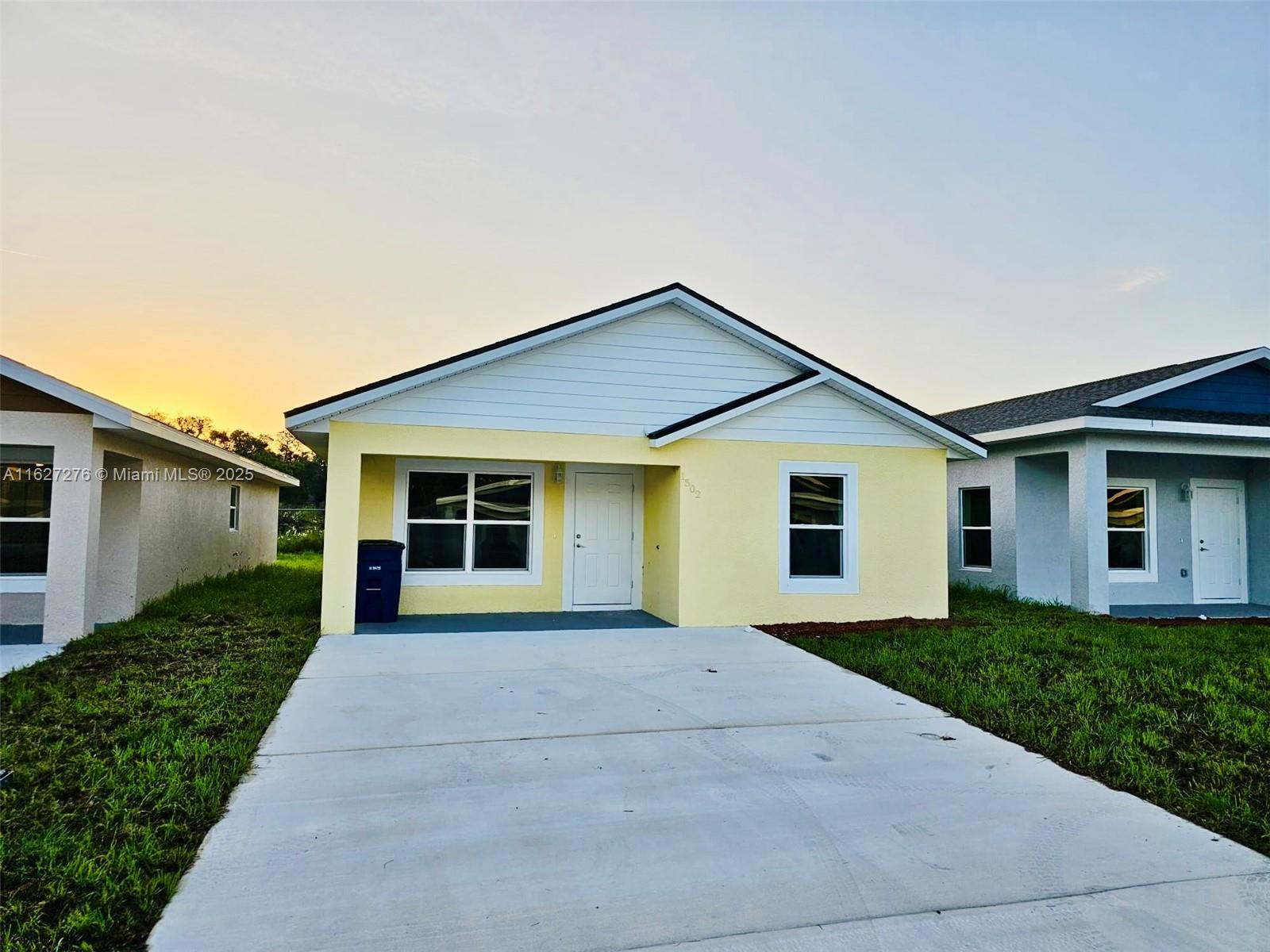 1443 Las Villas Blvd