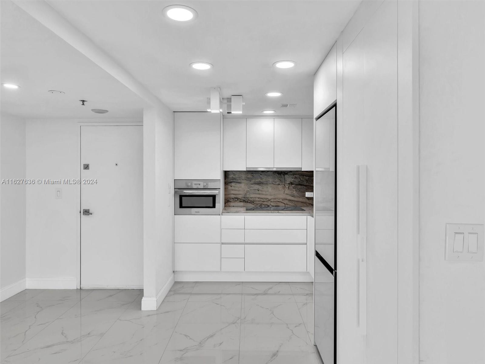 20505 E Country Club Dr # 2033