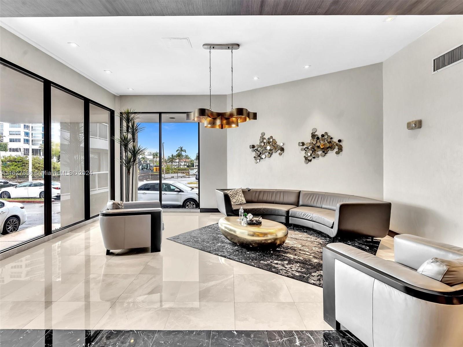 20505 E Country Club Dr # 2033