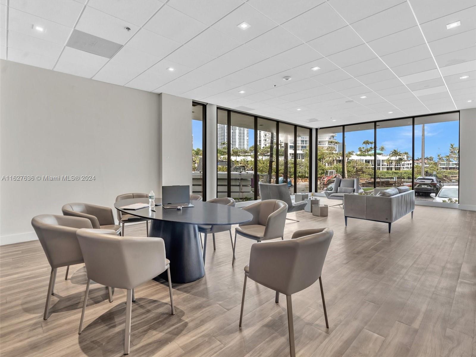 20505 E Country Club Dr # 2033