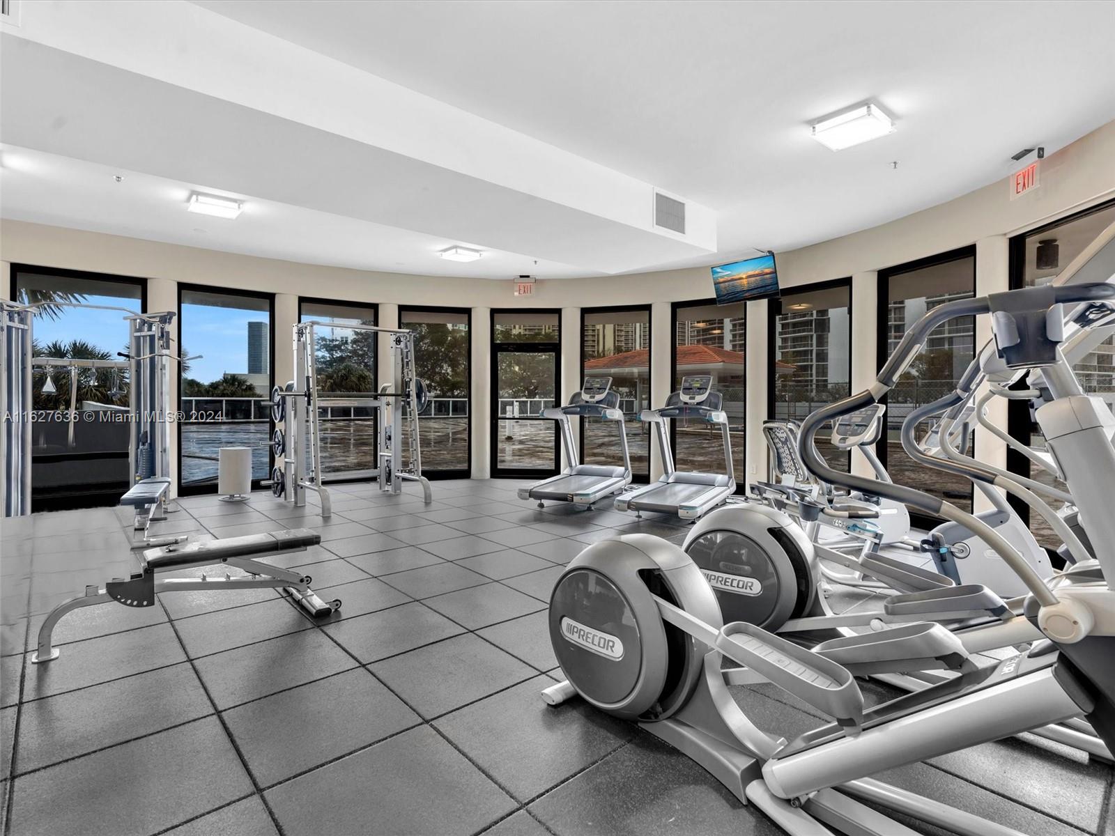 20505 E Country Club Dr # 2033
