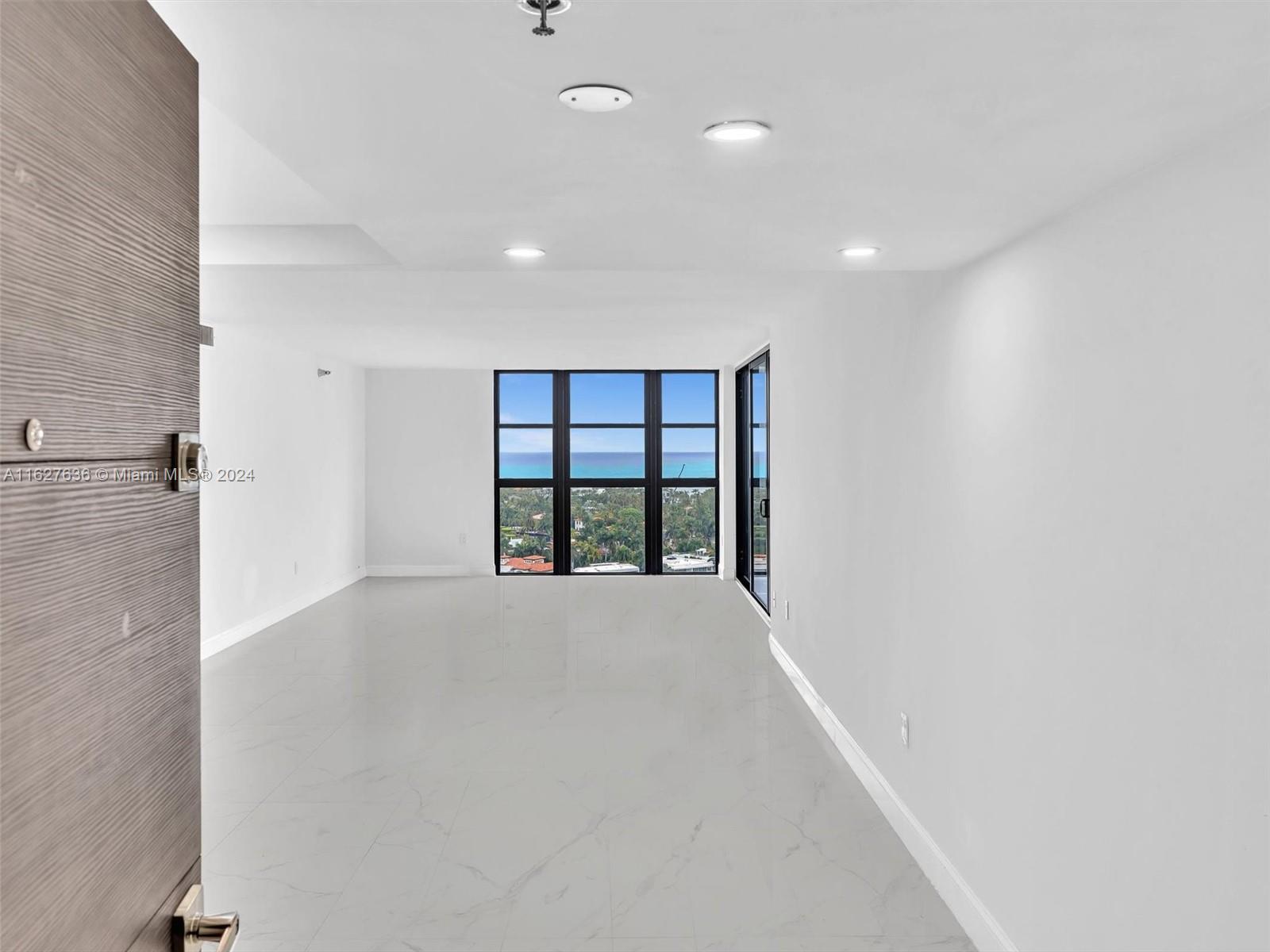 20505 E Country Club Dr # 2033