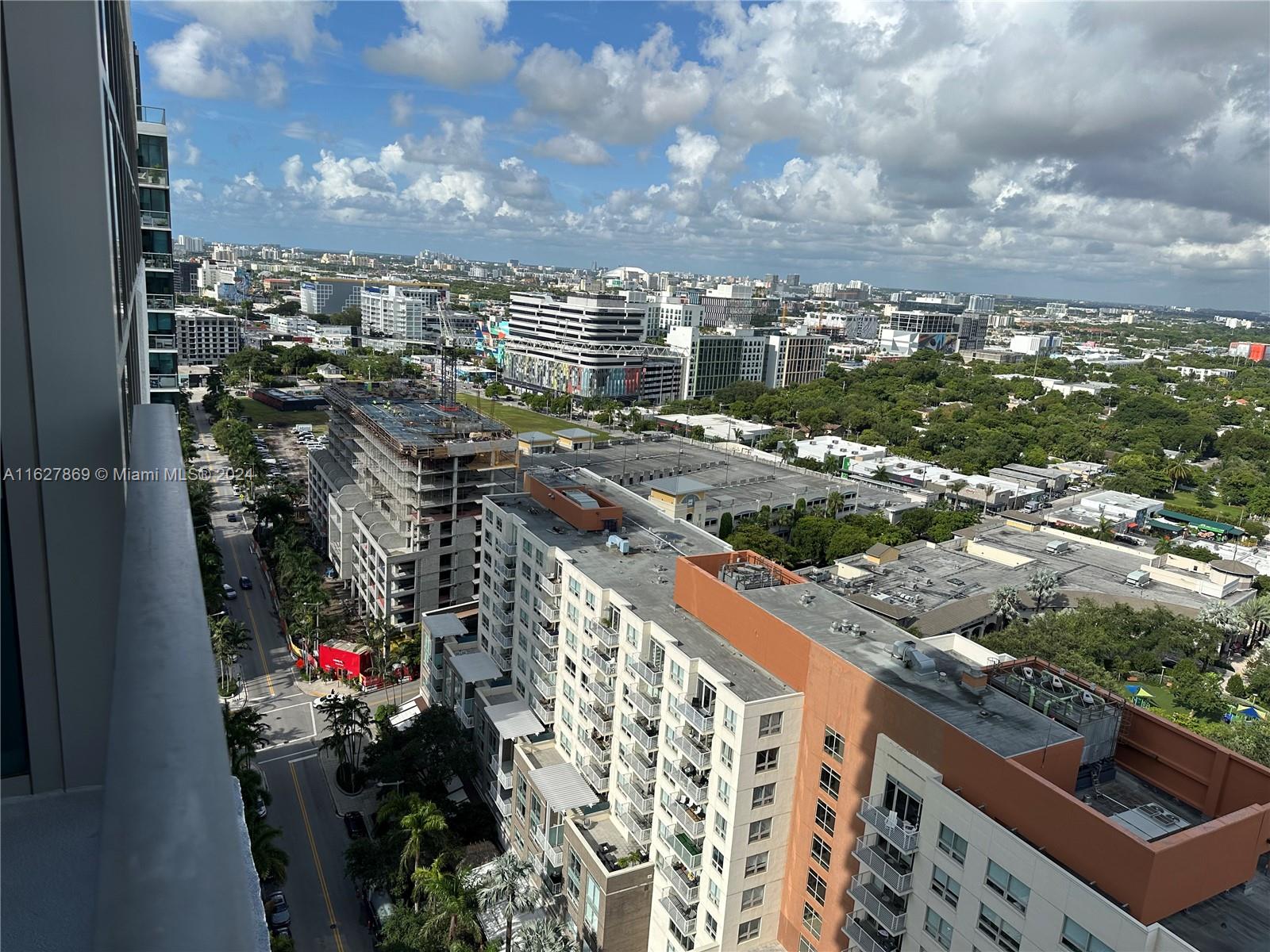 3301 NE 1 AV # H2203
