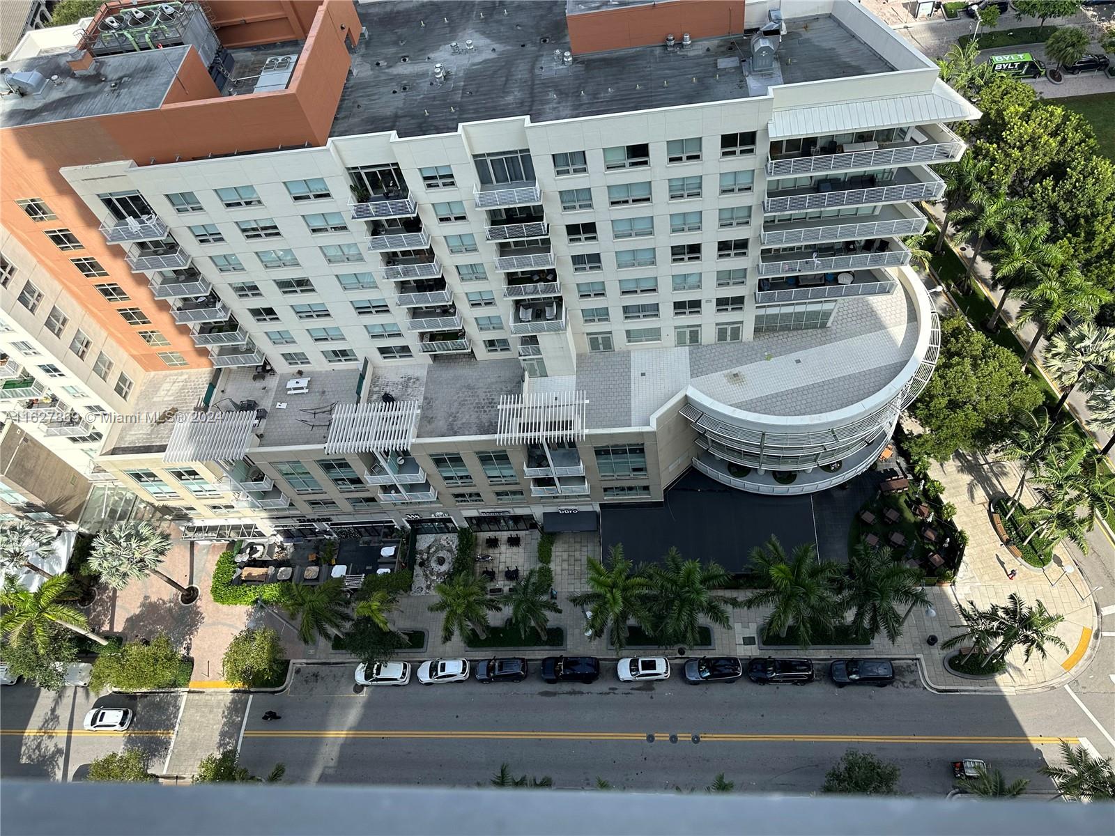 3301 NE 1 AV # H2203