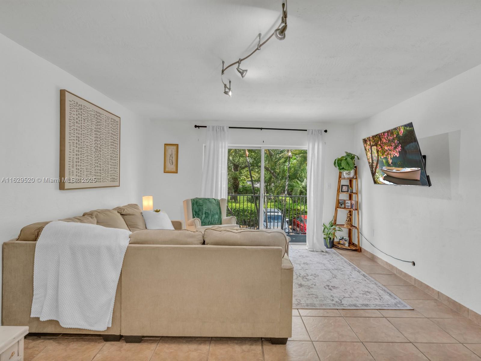 7403 SW 82nd St # 201N