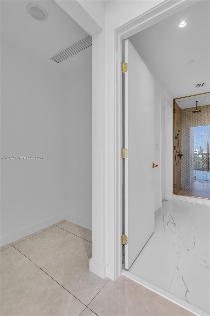 2678 Tigertail Ave # 612