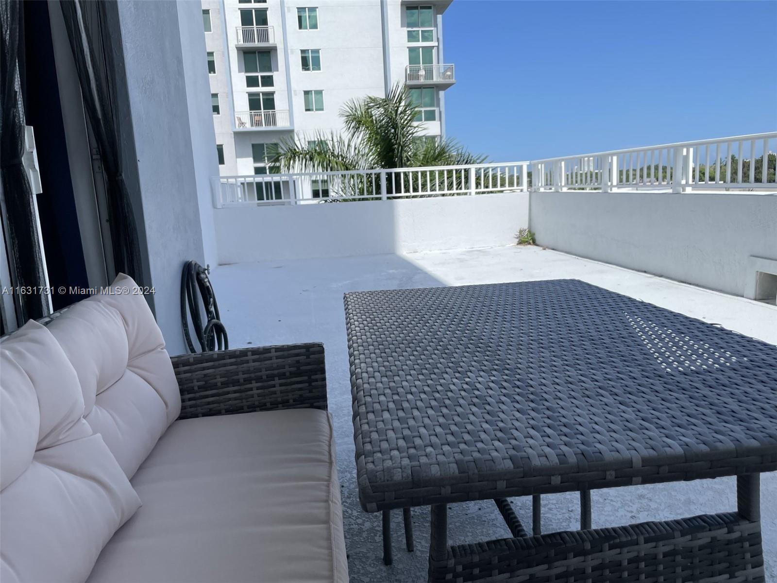 60 NW 37th Ave # 408