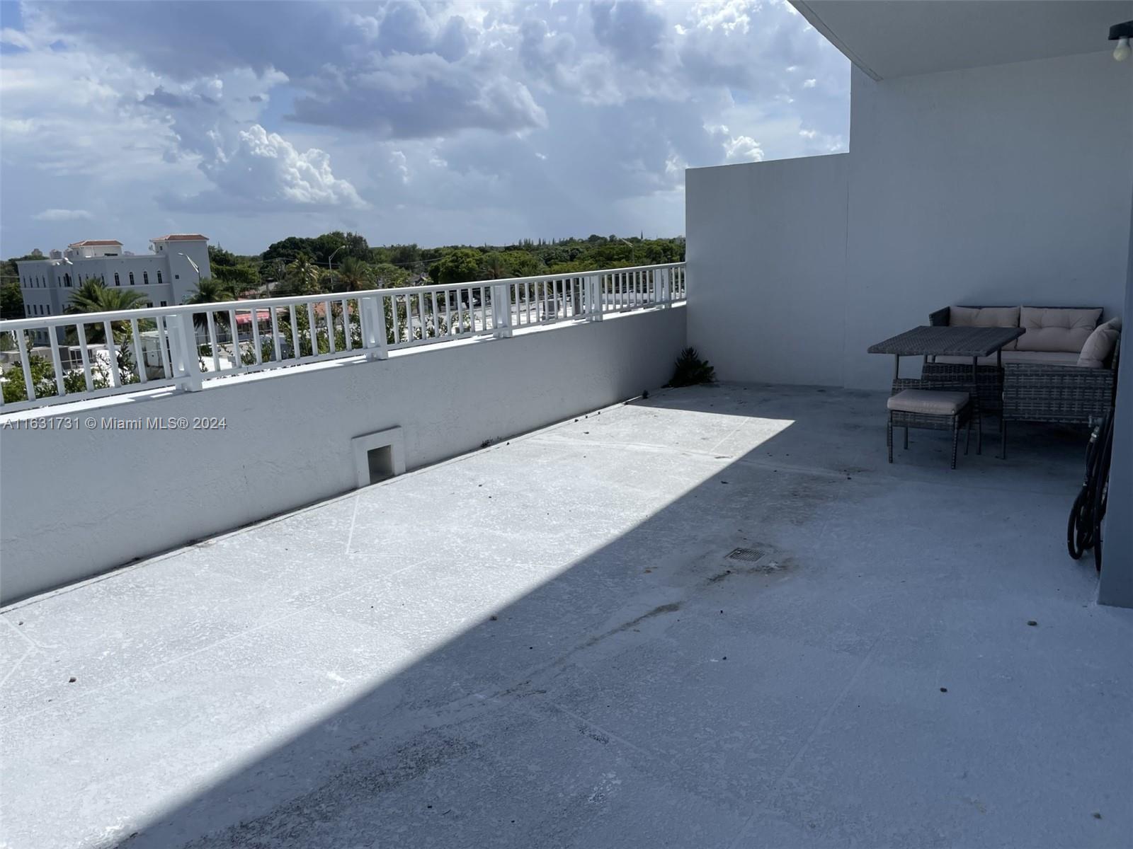 60 NW 37th Ave # 408