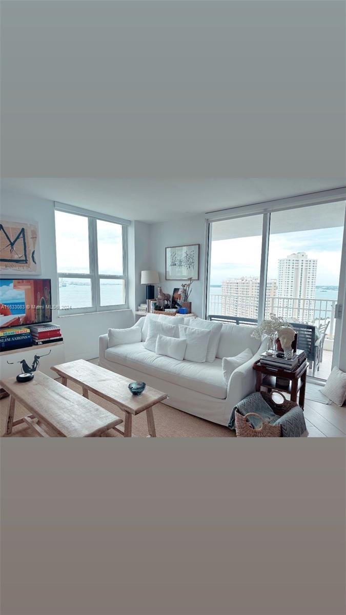 701 Brickell Key Blvd # 2210