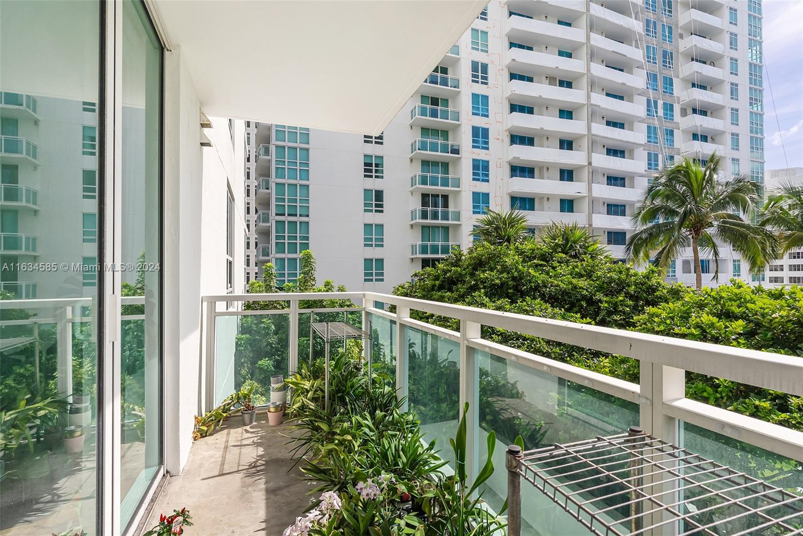 951 Brickell Ave # 1102