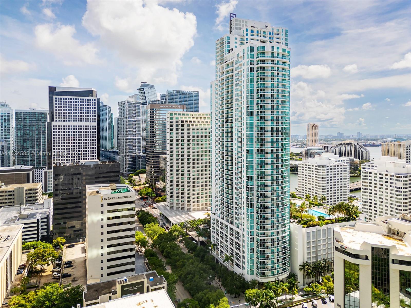 951 Brickell Ave # 1102