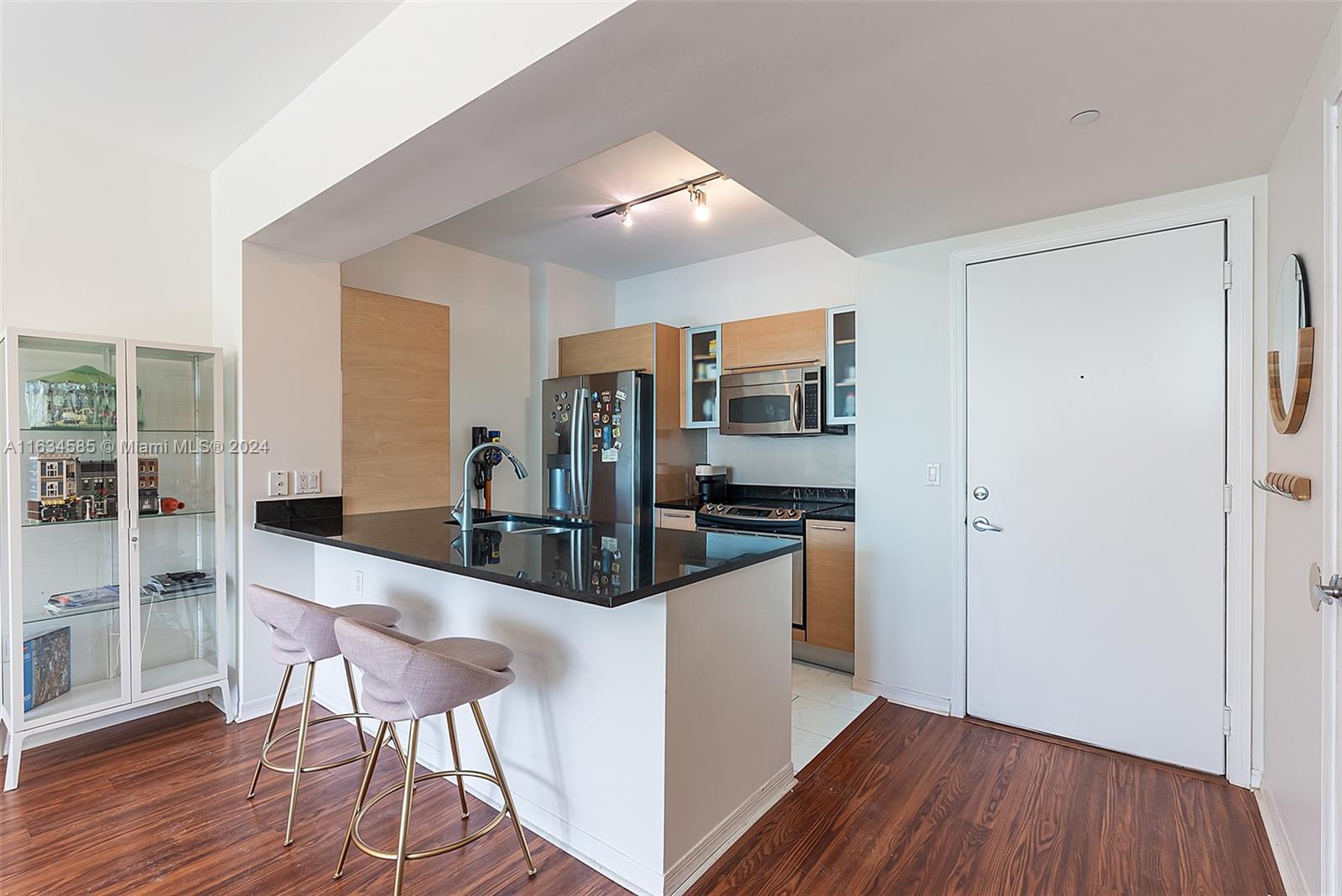 951 Brickell Ave # 1102