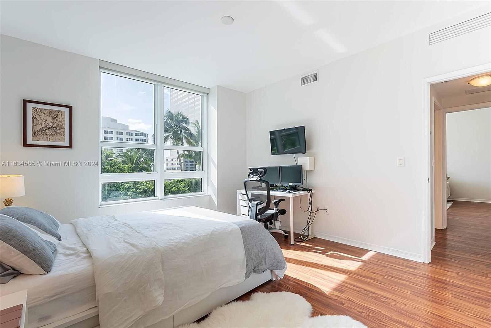 951 Brickell Ave # 1102