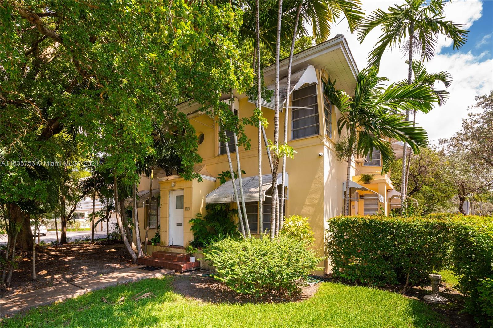 1414 Galiano St # 1414