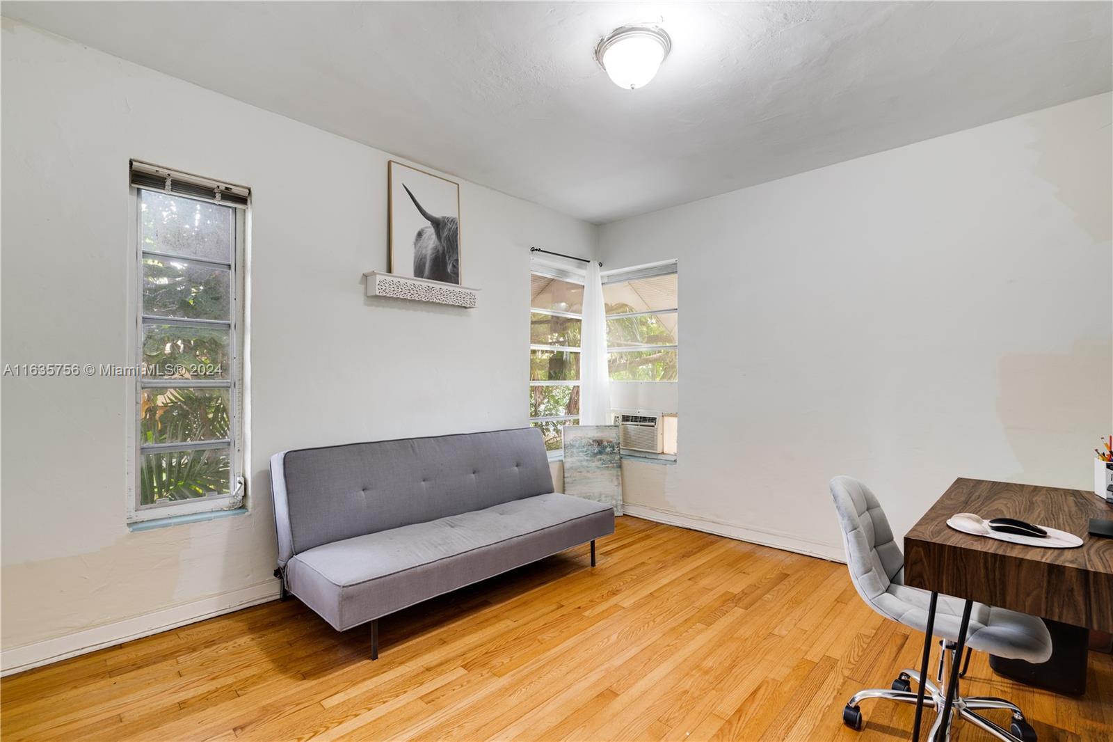 1414 Galiano St # 1414