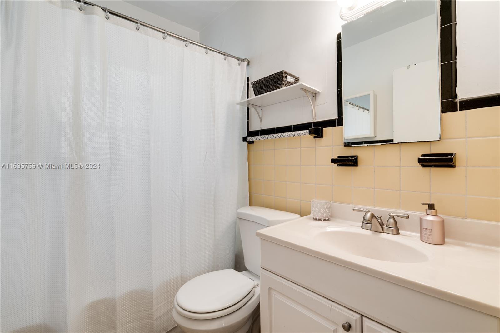 1414 Galiano St # 1414