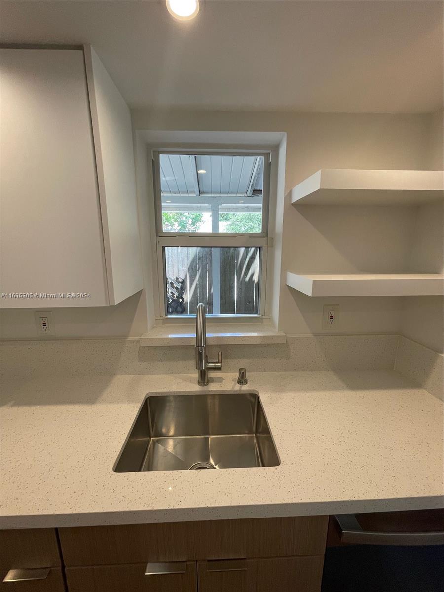 3162 Mary St # 3